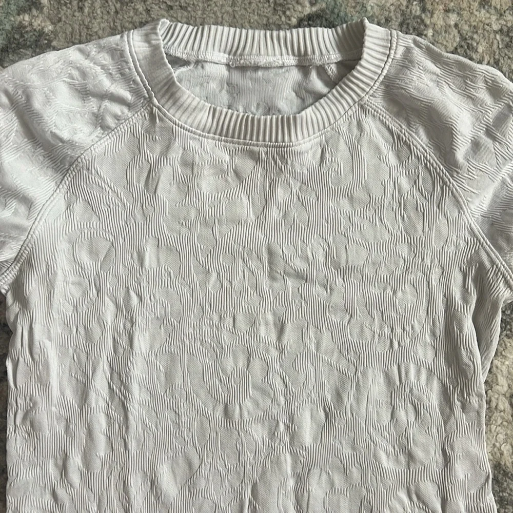 Lululemon Floral Textured Rest Less Pullover - Picture 2 of 9